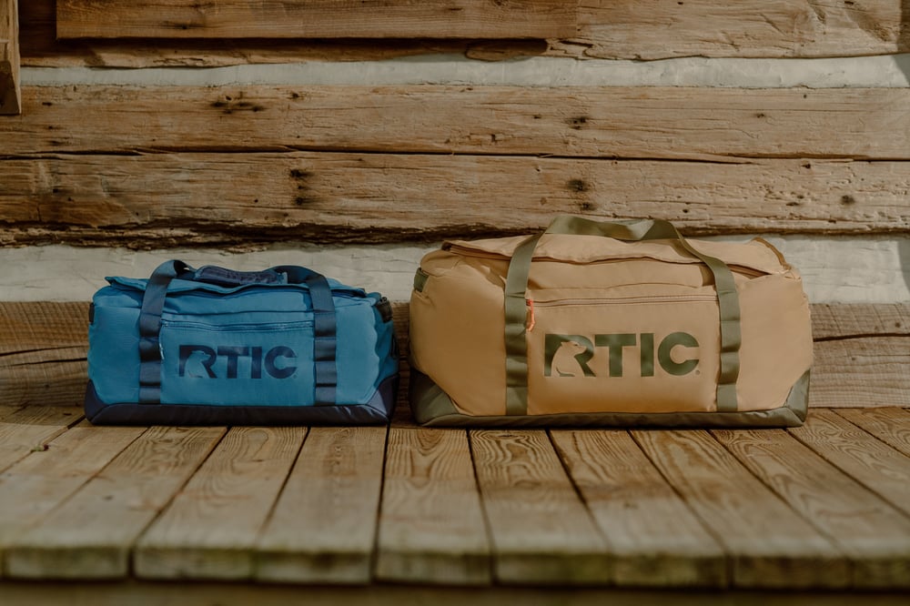 Road Trip Duffle Bag Olive & Beach - Image 10